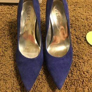 Guess suede pumps
